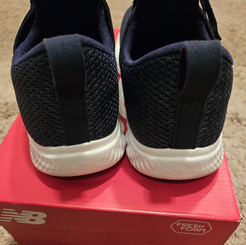 New Balance Women'sFresh Foam Roav Tee Shoes - Picture 4 of 10